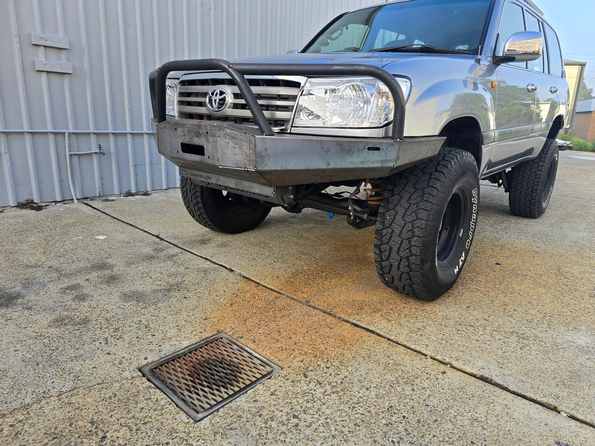 105 Series Plate Bullbar - New Style - Photo 4 | Rag Customs