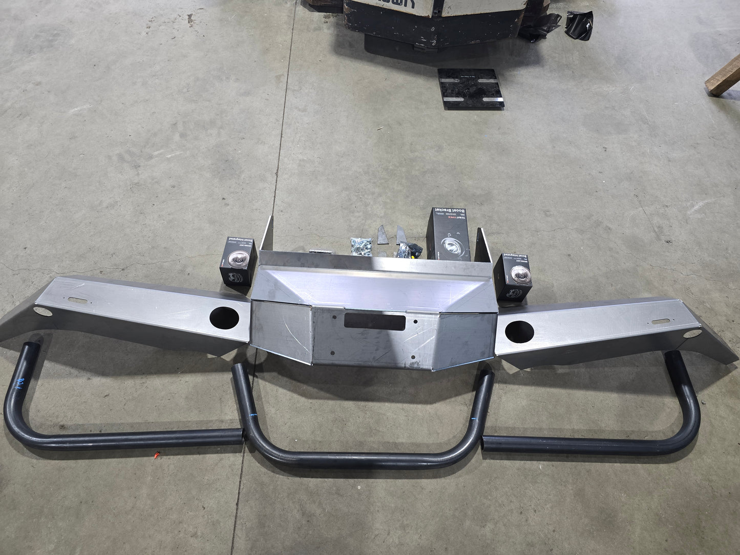 Gu Patrol S1-4 Plate Bullbar - New Style