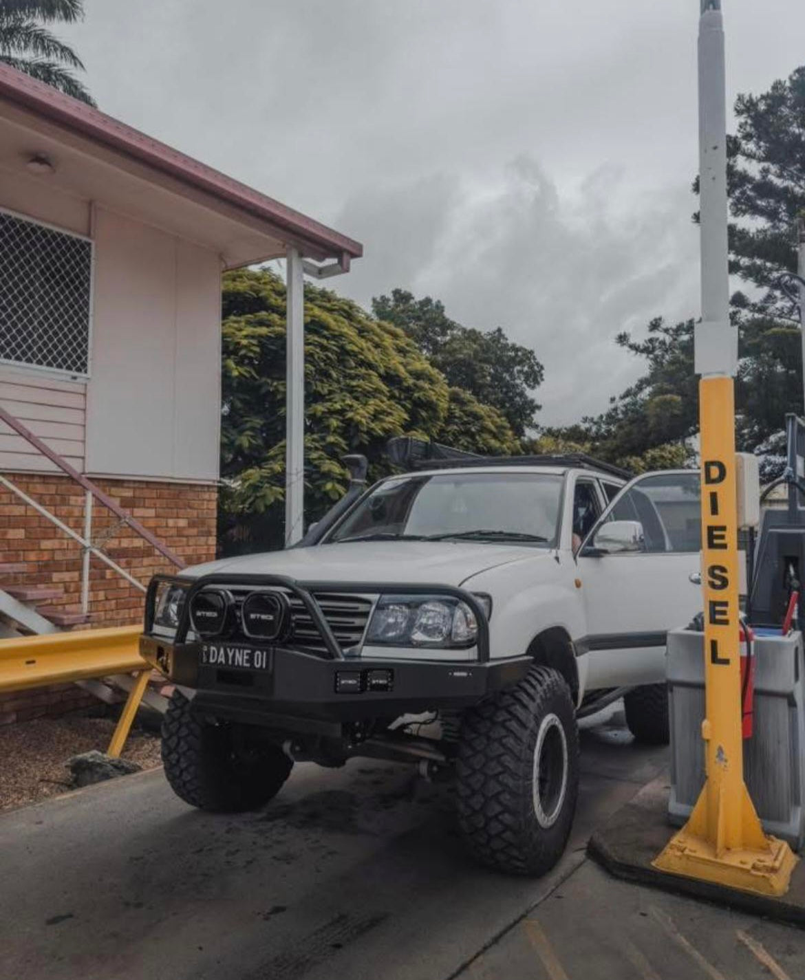 105 Series Plate Bullbar - New Style