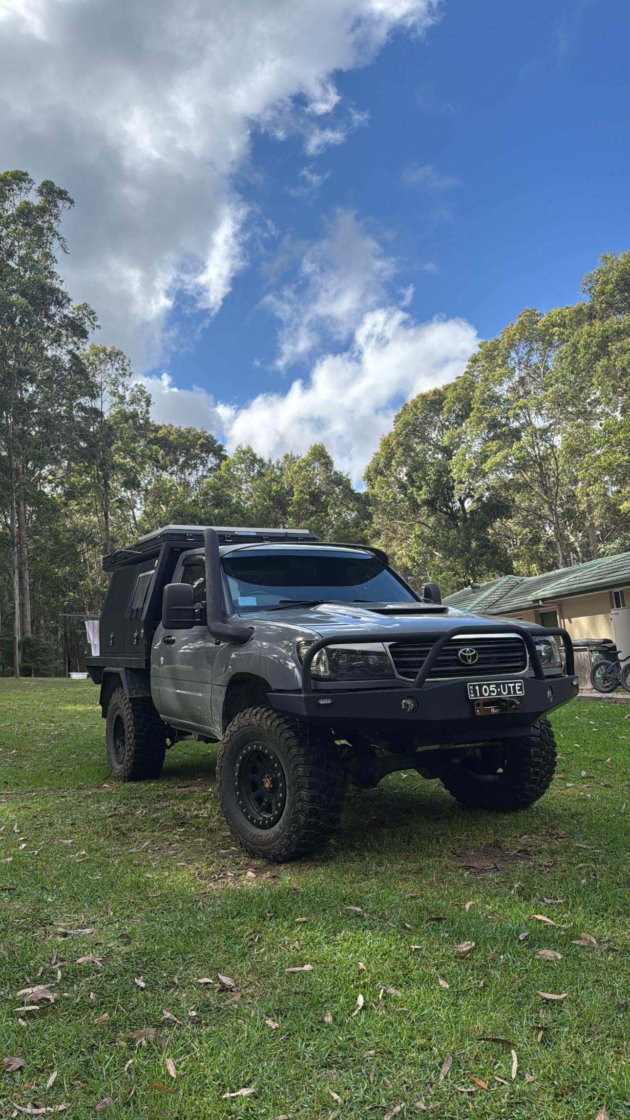 105 Series Plate Bullbar - New Style
