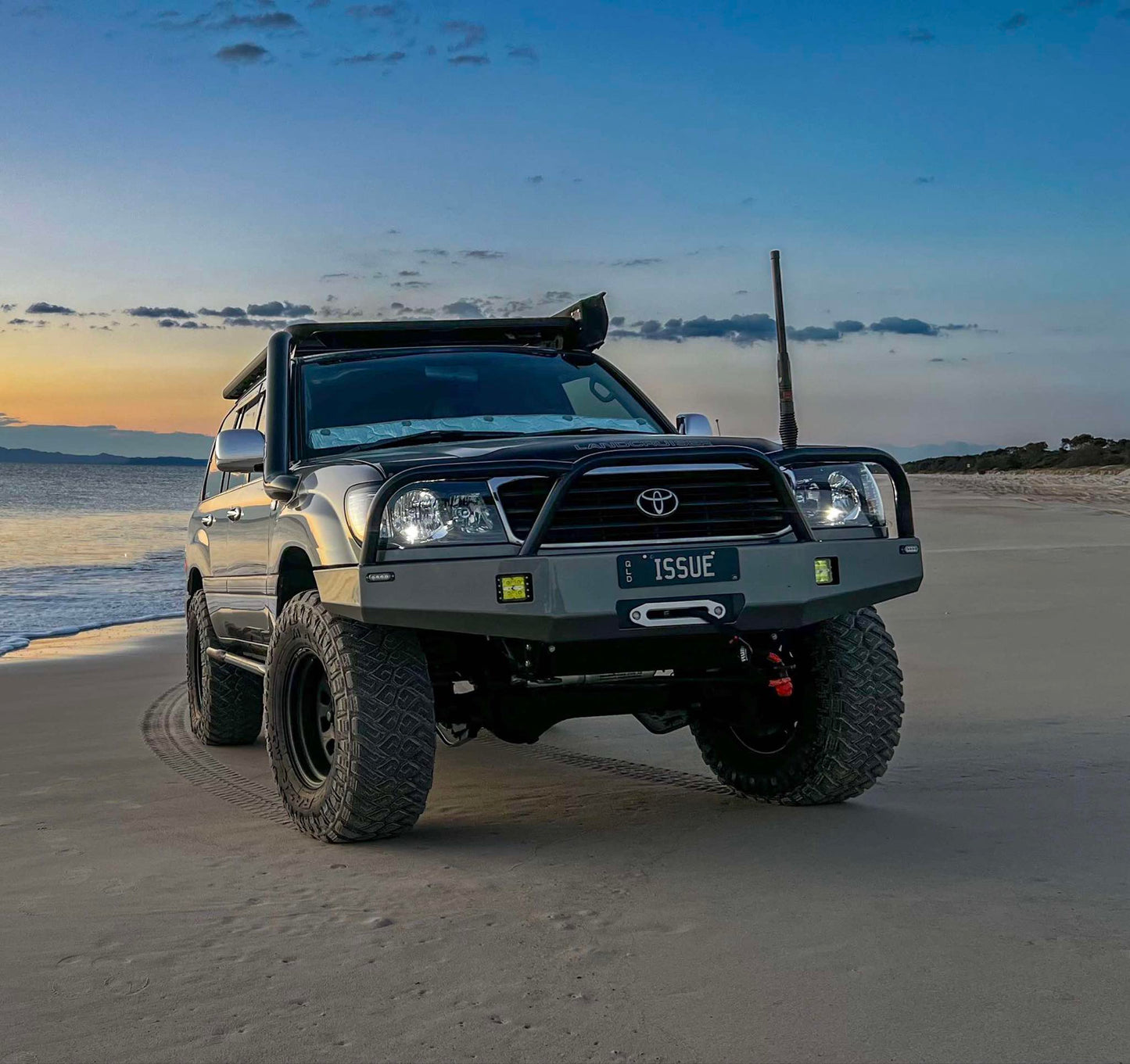 105 Series Plate Bullbar - Flat Style